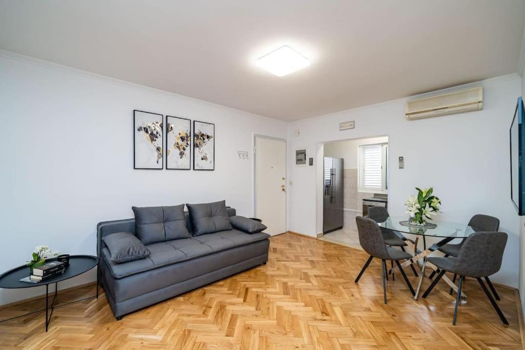 Apartman Knego With Parking Dubrovnik Buitenkant foto