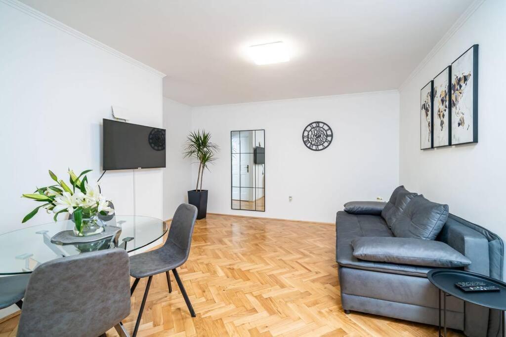 Apartman Knego With Parking Dubrovnik Buitenkant foto